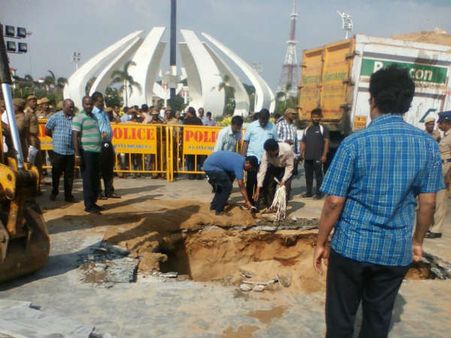 ஜெ. மீளாத் துயில் கொள்ளும் எம்.ஜி.ஆர். சமாதி... வேகமாக தயார் செய்த பொதுப்பணித்துறை!