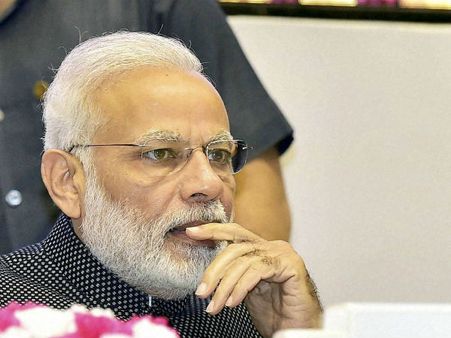 மோடியின் செல்போன் ஆப் மூலம் ரகசியங்கள் லீக்காகும்.. குண்டு போடும் மும்பை 'ஹேக்கர்'