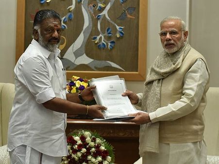 வர்தா புயல் பாதிப்புக்கு உடனடியாக ரூ. 1000 கோடி தேவை - பிரதமரிடம் கேட்ட ஓபிஎஸ்