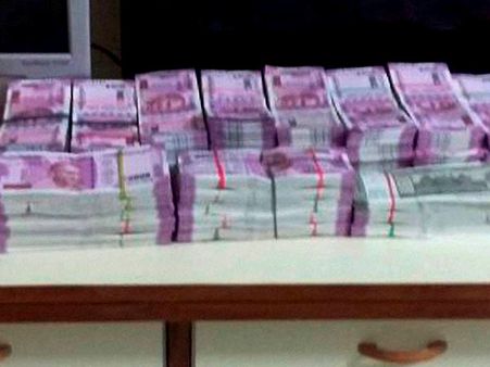 ராம மோகன் ராவ் வீட்டில் ரூ. 24 லட்சம் ரொக்கம் பறிமுதல் - வருமான வரித்துறை