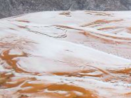 அதிசயம், ஆனால் உண்மை...37 வருடங்களுக்கு பிறகு சஹாரா பாலைவனத்தில் பனிப்பொழிவு!