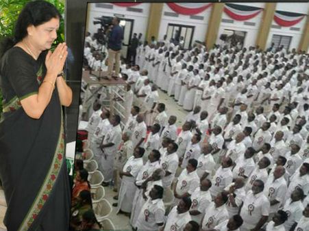 சசிகலா முதல்வரா.. அதிமுக எம்எல்ஏக்களின் அவசரக் கூட்டம்