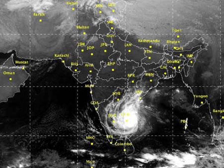 22 ஆண்டுகளுக்குப் பின் சென்னையை நாசக்காடாக்கிய புயல் !