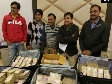 டெல்லி ஓட்டலில் ரூ.3.25 கோடி பறிமுதல்.. ஐ.டி. அதிரடி ரெய்டு