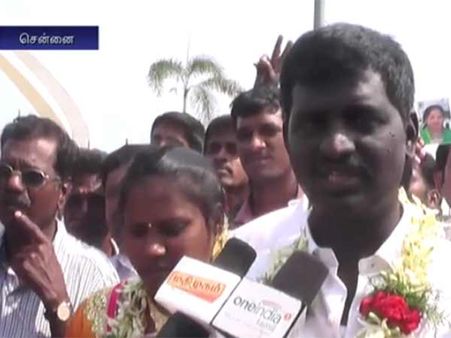 திருமணம் முடிந்த கையோடு புதுமணத்தம்பதியர் ஜெயலலிதாவுக்கு அஞ்சலி- வீடியோ