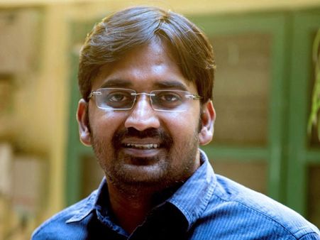 காந்தி ஜெயந்தி குஜராத் பண்டிகையா?.. மத்திய அரசுக்கு நடிகர் கருணாகரன் அதிரடி கேள்வி