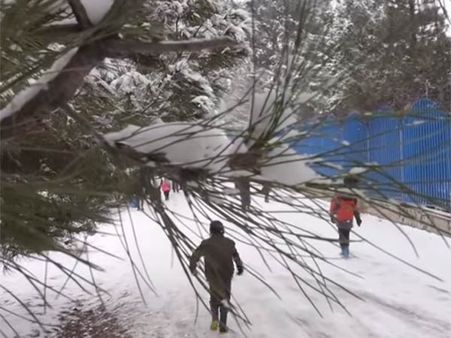 ஆப்கனில் கடும் பனிப்பொழிவு... குளிர் தாங்க முடியாமல் 27 குழந்தைகள் பலியான பரிதாபம்