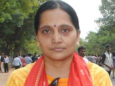 தமிழ் கலாச்சாரத்தை மதிக்காத பாஜக.. கட்சியை தூக்கி எறிந்த பெண் நிர்வாகி!