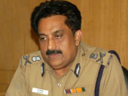சென்னை கலவரம் : சமூக விரோதிகள் கல்வீசினர்... போலீஸ் தடியடி நடத்தியது - கமிஷனர் ஜார்ஜ்