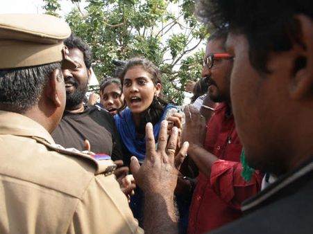 கட்சிகளின் போராட்ட கூத்துக்களுக்கு இனி தமிழகத்தில் இடமில்லை.. இளைஞர்கள் கொடுத்த சம்மட்டி அடி!