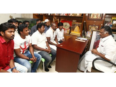 ஜல்லிக்கட்டு தடை நீக்கம்: ஓபிஎஸ்க்கு நன்றி சொன்ன ராகவா லாரன்ஸ், கவுதமன்