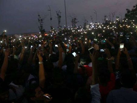 அவசர சட்டம் வேண்டாம்..ஜல்லிக்கட்டுக்கு நிரந்தர சட்டம் தேவை.. மெரினாவில் இளைஞர்கள் முழக்கம்