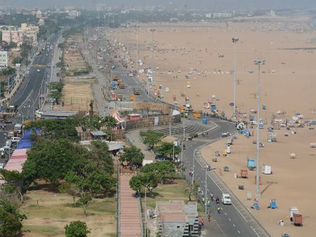 வெறிச்சோடியது மெரினா... வழக்கமான கூட்டம் இல்லை.. 144 தடை எதிரொலி.. மக்கள் கடும் அதிருப்தி!