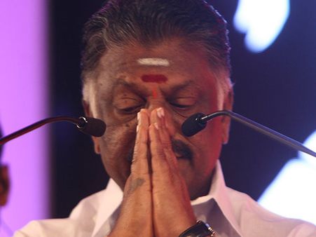 நலம்தானா.. நலம்தானா.. உடலும் உள்ளமும் நலம்தானா.. பாட்டு பாடி அசத்திய முதல்வர் ஓபிஎஸ்