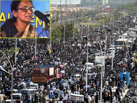 ஜல்லிக்கட்டுக்கான புரட்சியை ப்ரீ செக்ஸை முன்வைத்து மிக கேவலமாக விமர்சித்த ராதாராஜன்!