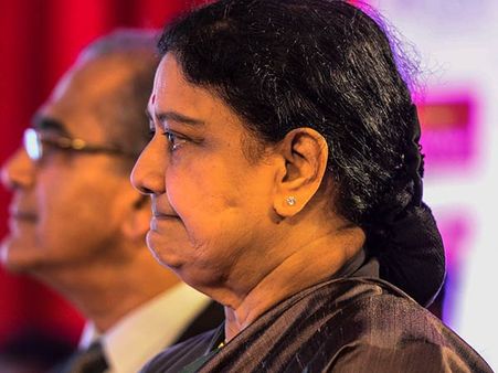 சசிகலா முதல்வர் ஆவதற்கு 75.13% பேர் எதிர்ப்பு - ஜூனியர் விகடன் சர்வே