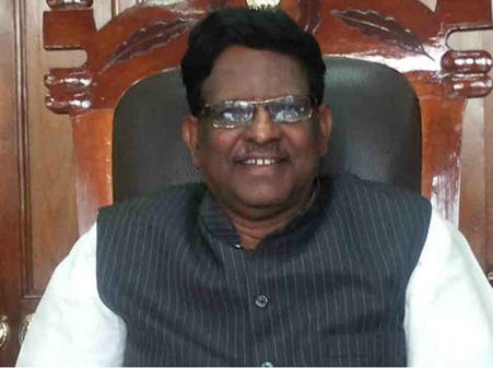 செக்ஸ் புகார் எதிரொலி- மேகாலயா ஆளுநர் சண்முகநாதன் ராஜினாமா: பிடிஐ தகவல்