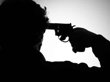 டெல்லியில் பரபரப்பு.. உச்சநீதிமன்ற வளாகத்தில் துப்பாக்கியால் சுட்டு போலீஸ்காரர் தற்கொலை!