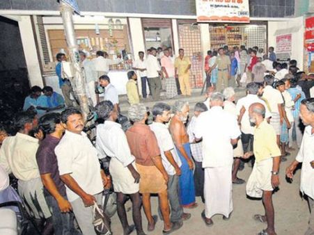 புத்தாண்டு கொண்டாட்டம்.. குடித்துக் குவித்த குடிகாரர்களால்.. ரூ.210 கோடி மது விற்பனை !