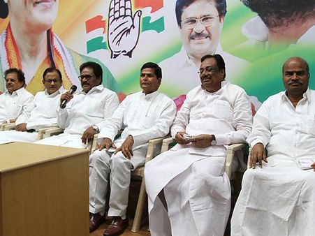 விவசாயிகளை காக்க வேண்டும்: திருநாவுக்கரசர் தலைமையில் கூடிய காங்கிரஸ் செயற்குழு கூட்டத்தில் தீர்மானம்