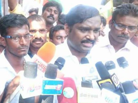 விவசாயிகள் மரணத்தை வேடிக்கை பார்ப்பதா? வறட்சி மாநிலமாக அறிவியுங்கள் - தி. வேல்முருகன்