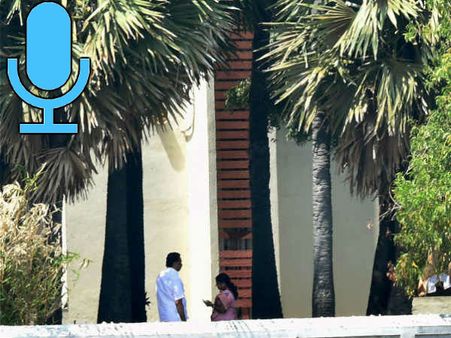 எங்கே போன எம்.எல்.ஏ... எங்க ஊரு எம்.எல்.ஏ.. வாட்ஸ்ஆப்பில் பாட்டுப் பாடி வறுக்கும் மக்கள்!