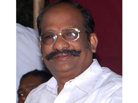 கவர்னரின் காலதாமதத்தால் சசிகலா முதல்வராக பதவி ஏற்க முடியாமல் போய் விட்டது: எம்பி முத்துக்கருப்பன்