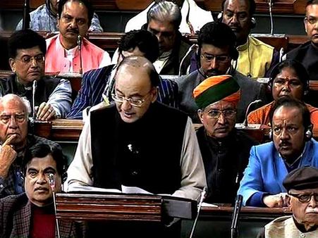 பட்ஜெட் தாக்கலின்போது காமெடி செய்த அருண் ஜேட்லி... நாடாளுமன்றத்தில் நடந்த சுவாரசியம்