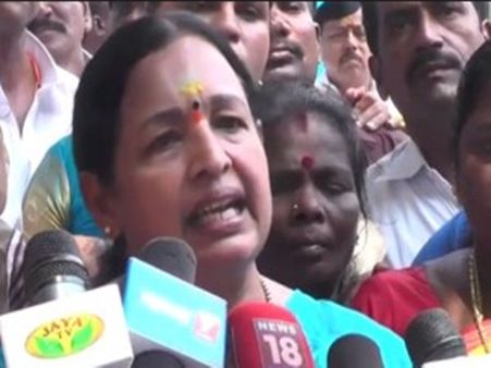 பொது மக்கள் அர்ச்சனை.. அலறி போய் போனை சுவிட்ச் ஆப் செய்த சி.ஆர்.சரஸ்வதி !