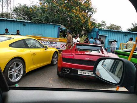 சென்னை கார் ரேஸ்: தடுத்த இன்ஸ்பெக்டருக்கு மிரட்டல்- கைதானவர்கள் ஜாமீனில் விடுவிப்பு