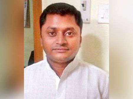 புதிய ரூபாய் நோட்டு விவகாரம்: பெங்களூரு சிறையில் கம்பி எண்ணும் எடப்பாடி பழனிச்சாமி மகனின் சகலை!