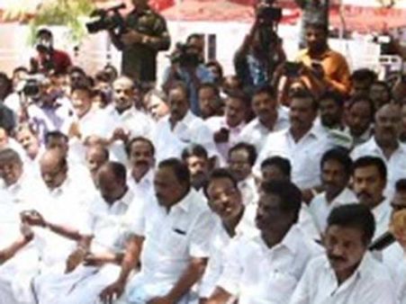 திமுக எம்.எல்.ஏக்கள் கூட்டம் இன்று இல்லை.. வதந்திகளை மறுத்தார் ஸ்டாலின்