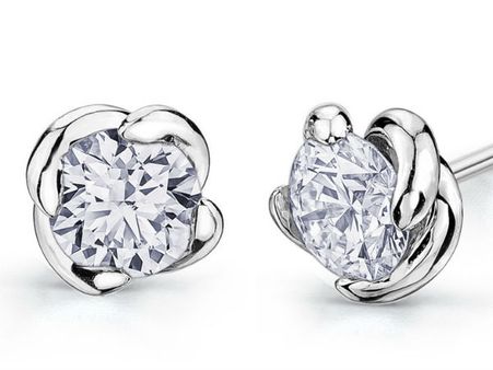 சென்னையில் நடிகரிடம் ரூ.4 லட்சம் மதிப்புள்ள வைரத்தோடு அபேஸ்.. மர்மநபர்களுக்கு போலீஸ் வலை