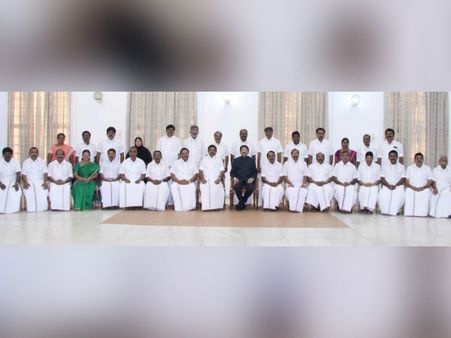 எடப்பாடியார் அமைச்சரவையில் முக்குலத்தோர், கவுண்டர் சமுதாய அமைச்சர்கள் தொடர்ந்து ஆதிக்கம்!