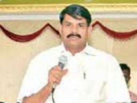 தங்க கடத்தலில் குட்லக் ராஜேந்திரனுக்கு உடந்தை? விசாரணை வளையத்தில் தமிழக காங். அதிமுக்கிய தலைவர்!