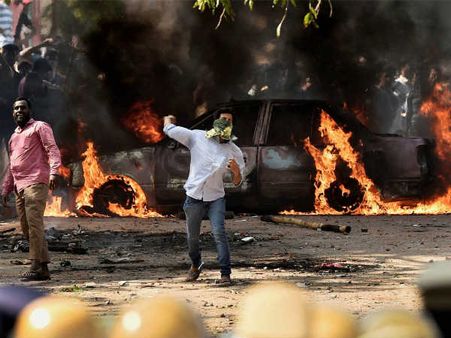 ஜல்லிக்கட்டு வன்முறை… நீதிபதி ராஜேஷ்வரன் அலங்காநல்லூரில் விசாரணை