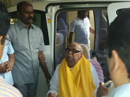 கருணாநிதி உடல்நிலையில் முன்னேற்றம்- திமுகவினர் உற்சாகம்!