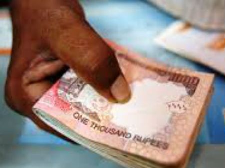 செல்லாத பழைய ரூ.500, ரூ.1000 வைத்திருந்தால் ரூ. 10000 அபராதம்- லோக்சபாவில் மசோதா தாக்கல்