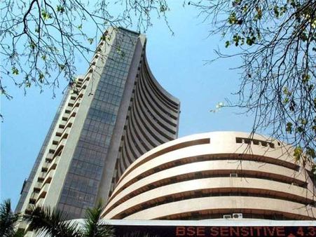 பட்ஜெட் எதிரொலி... எகிறியது ஷேர் மார்க்கெட்... 482 புள்ளிகள் உயர்வு!