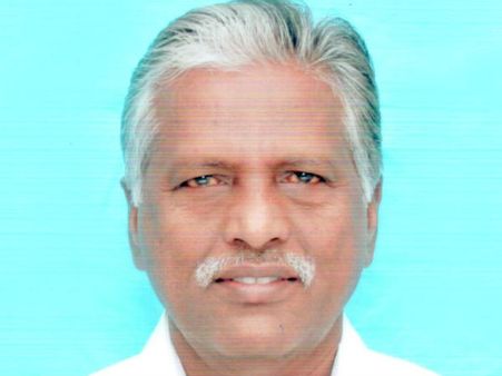 நடராஜனுக்கு ஹை பிபி இல்லை.. உளவு பார்க்கவே அப்பல்லோவில் அனுமதி.. கே.பி. முனுசாமி பகீர்