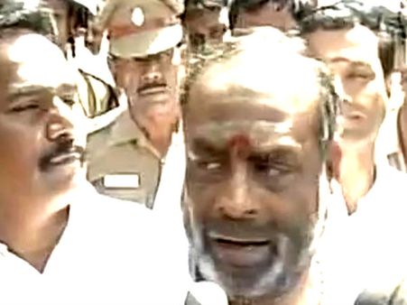 ஓபிஎஸ் கூவத்தூருக்கு வரவே கூடாது... நவநீத கிருஷ்ணன் பிடிவாதம்