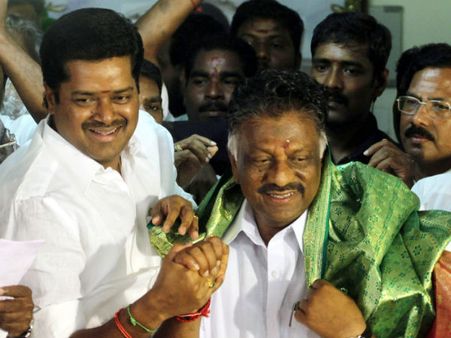 எல்லா சாலைகளும் ஓபிஎஸ் வீட்டை நோக்கி.... மிஸ்டுகால் ஆதரவாளர்களுக்கு வாய்ஸ் கால் மூலம் நன்றி