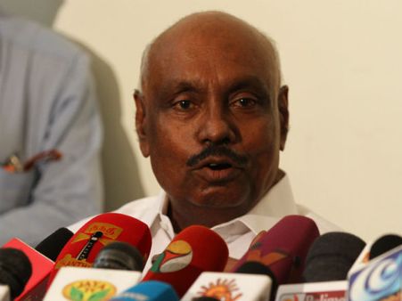 சசிகலா கதை இன்னும் இரண்டு நாட்களில் முடியப் போகிறது... பிஎச்.பாண்டியன் ஆவேசம்