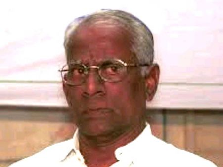 ஓபிஎஸ்-க்கு மாஜி 'பாமக' பொன்னுசாமி நேரில் ஆதரவு! சசி தரப்பின் பேரம் அம்பலம்!!