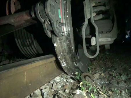 தடம்புரண்டது ஹவுரா விரைவு ரயில்: ரயில் நள்ளிரவு 12 மணிக்கு புறப்படும்