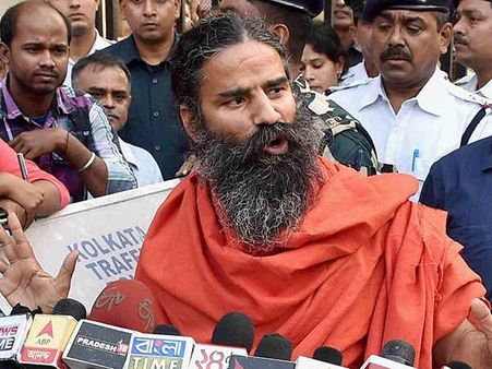 ரூ. 2,000 நோட்டை மத்திய அரசு திரும்பப் பெற வேண்டும்.. பாபா ராம்தேவ் திடீர் பல்டி!