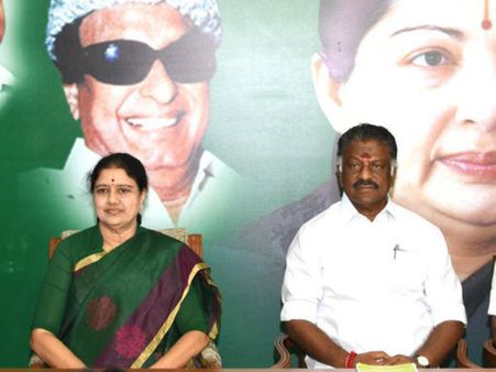 முதல்வராகிறார் சசிகலா.. சட்டசபை அதிமுக கட்சித் தலைவராக ஒருமனதாக தேர்வு!