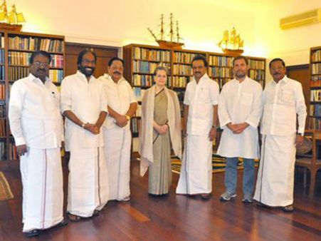 டெல்லியில் சோனியாவுடன் ஸ்டாலின் சந்திப்பு.. என்ன பேசிருப்பாங்க?