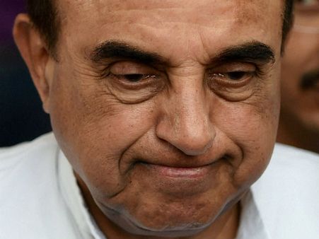 முதல்வர் பதவிக்கு தகுதியில்லாதவர் ஓபிஎஸ்... ஆளுநர் துரோகம் செய்துவிட்டார்! - சு சுவாமி