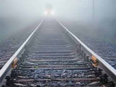 கடும் வேலைப்பளு.. மன உளைச்சல்.. ரயில் முன் பாய்ந்து ஒரத்தநாடு வி.ஏ.ஓ தற்கொலை